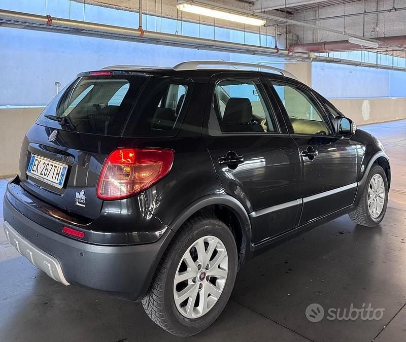 Usata Fiat Sedici Emotion 120 CV (88 kW) 2012 Nero SUV