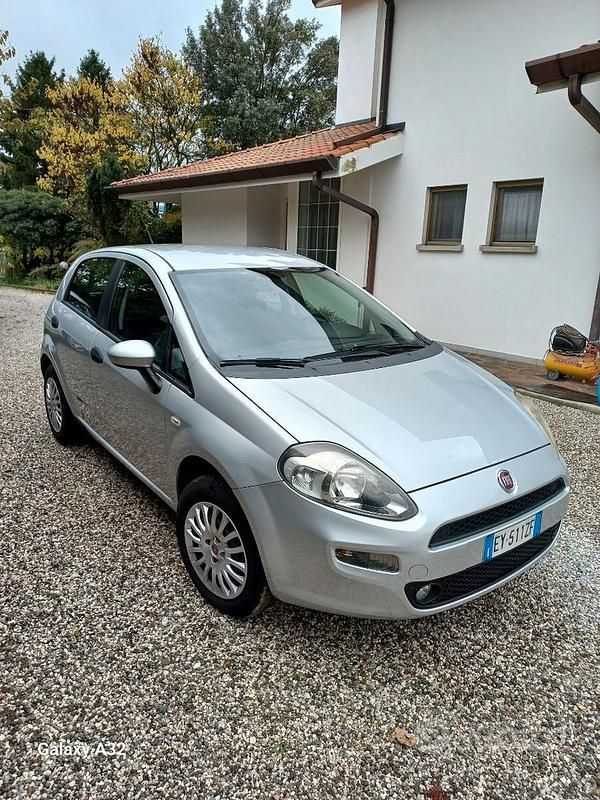 Usata 2015 Fiat Grande Punto Due volumi | 2000 € (Ottimo prezzo) - Immagine 1/4