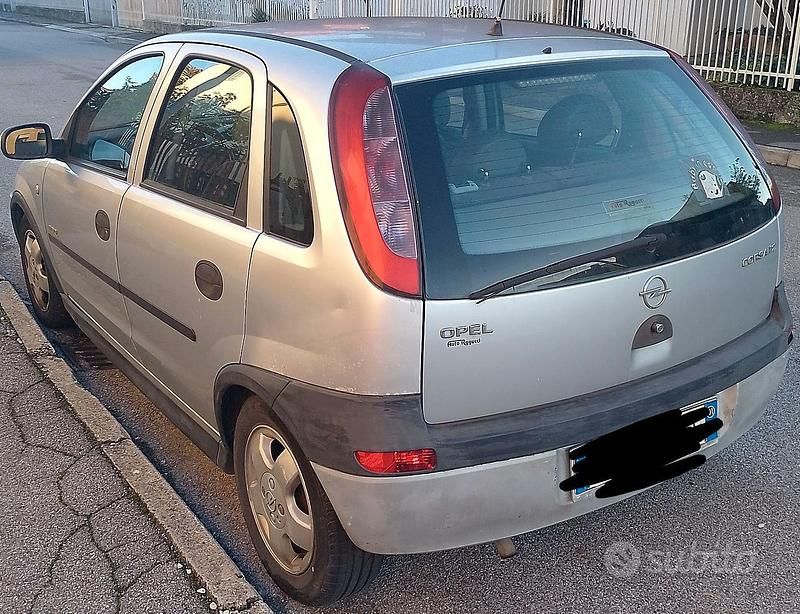Usata Opel Corsa 75 CV (55 kW) 2001 Grigio Utilitaria