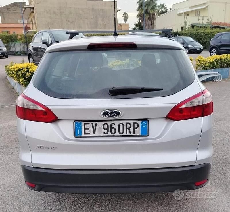 Usata Ford Focus Business Edition 115 CV (84 kW) 2014 Grigio Station wagon