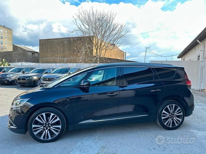 Usata Renault Grand Scénic IV Initiale Paris 120 CV (88 kW) 2021 Nero Monovolume