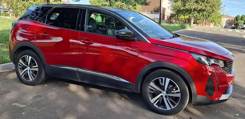 Usata Peugeot 3008 Allure 131 CV (96 kW) 2022 Rosso SUV