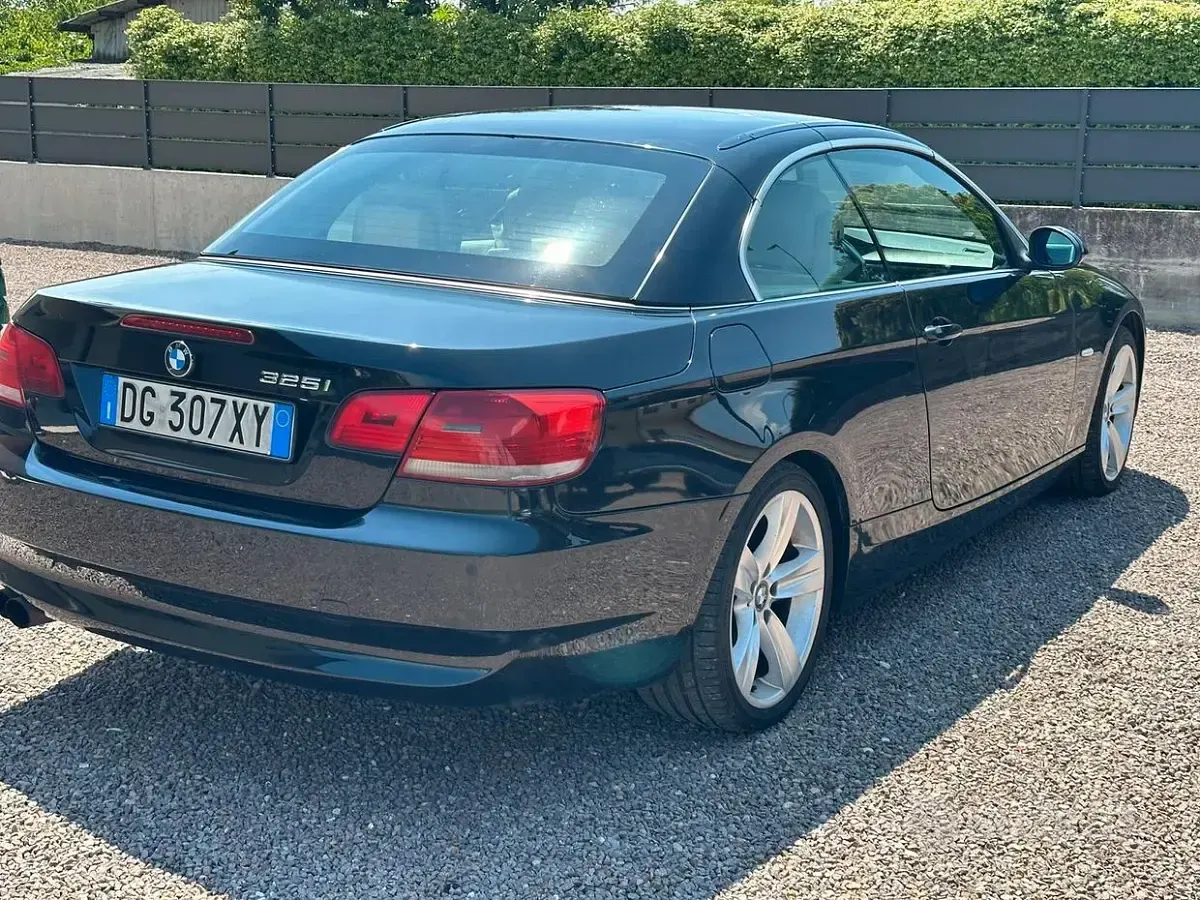 Usata BMW 325 Cabriolet 218 CV (160 kW) 2008 Cabrio