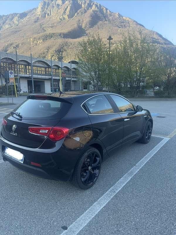 Usata Alfa Romeo Giulietta Distinctive 120 CV (88 kW) 2016 Utilitaria