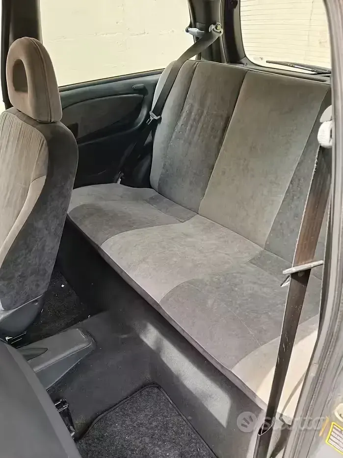Usata Lancia Ypsilon 60 CV (44 kW) 2003 Grigio Utilitaria