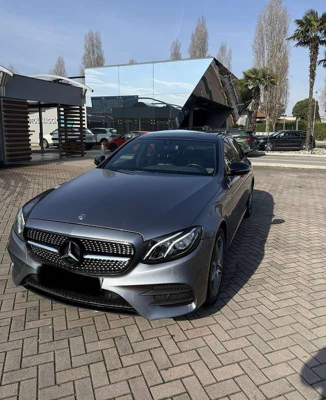 Usata Mercedes E300 252 CV (185 kW) 2018 Berlina