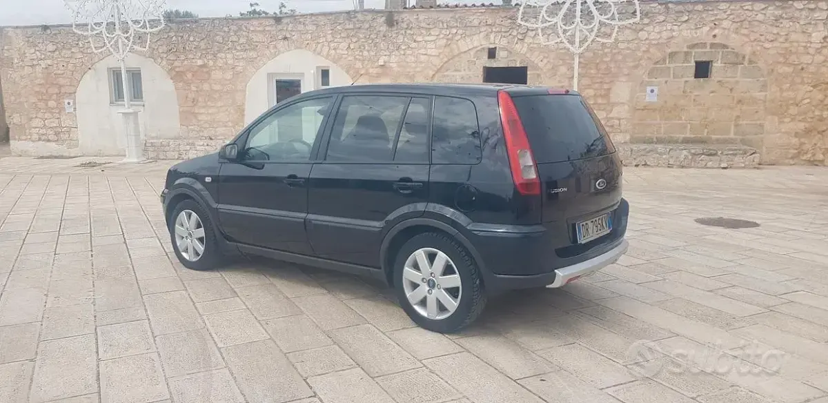 Usata Ford Fusion Titanium 68 CV (50 kW) 2008 Blu Utilitaria