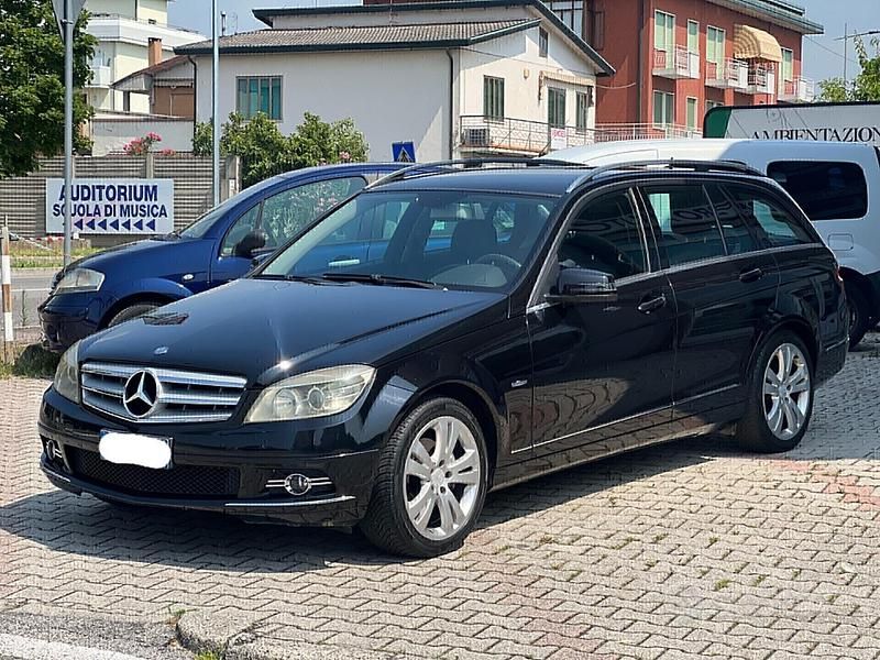 Usata Mercedes C220 170 CV (125 kW) 2009 Nero Berlina
