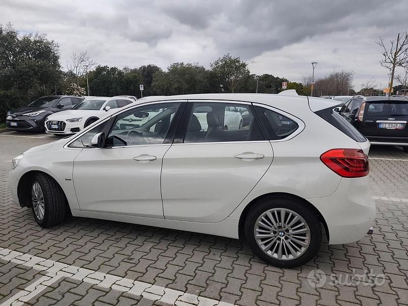 Usata BMW 220 Active Tourer Luxury Line 190 CV (139 kW) 2014 Bianco Monovolume