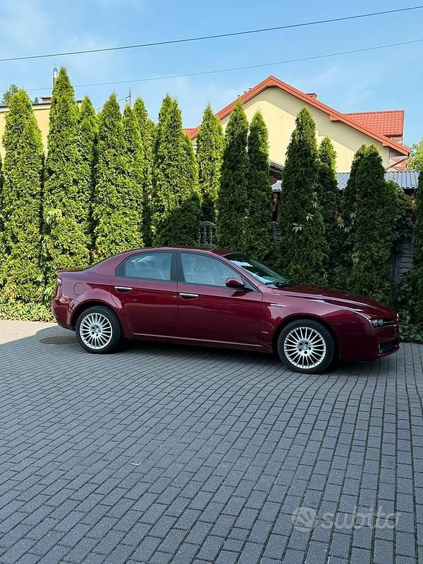 Rosso Usata 2006 Alfa Romeo 159 Tre volumi | 3900 € - Immagine 1/4