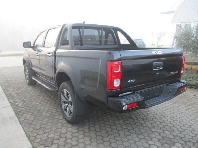 Usata EVO Cross 4 135 CV (99 kW) 2024 Nero Pick-up