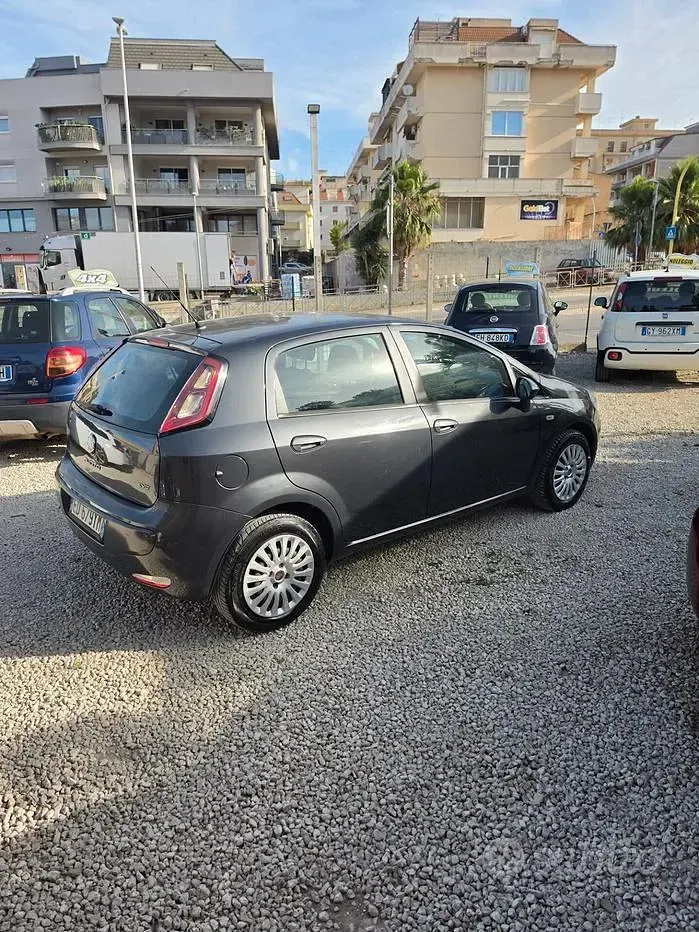 Usata Fiat Punto Evo Emotion 90 CV (66 kW) 2010 Grigio Utilitaria