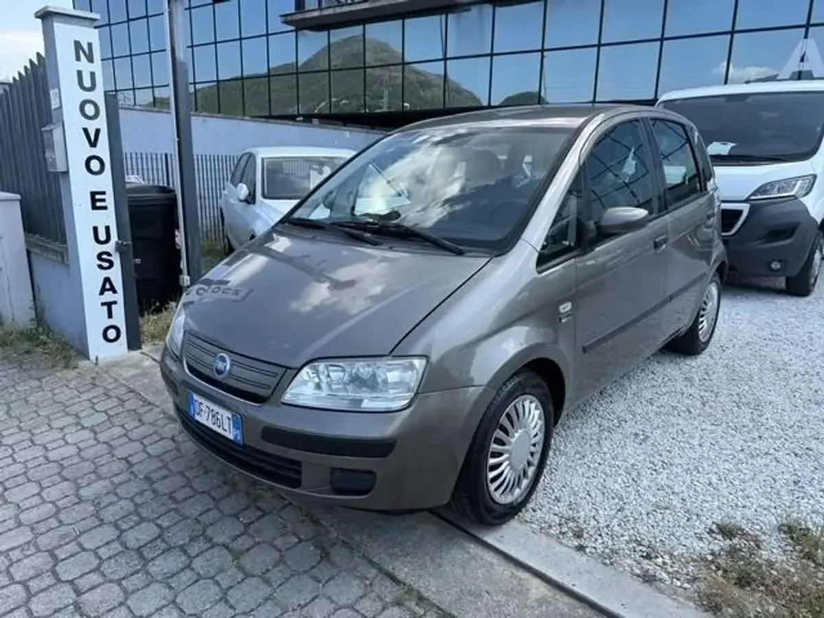 Usata Fiat Idea 80 CV (58 kW) 2007 Antracite Monovolume