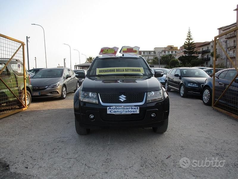 Usata Suzuki Grand Vitara 129 CV (94 kW) 2012 Nero SUV