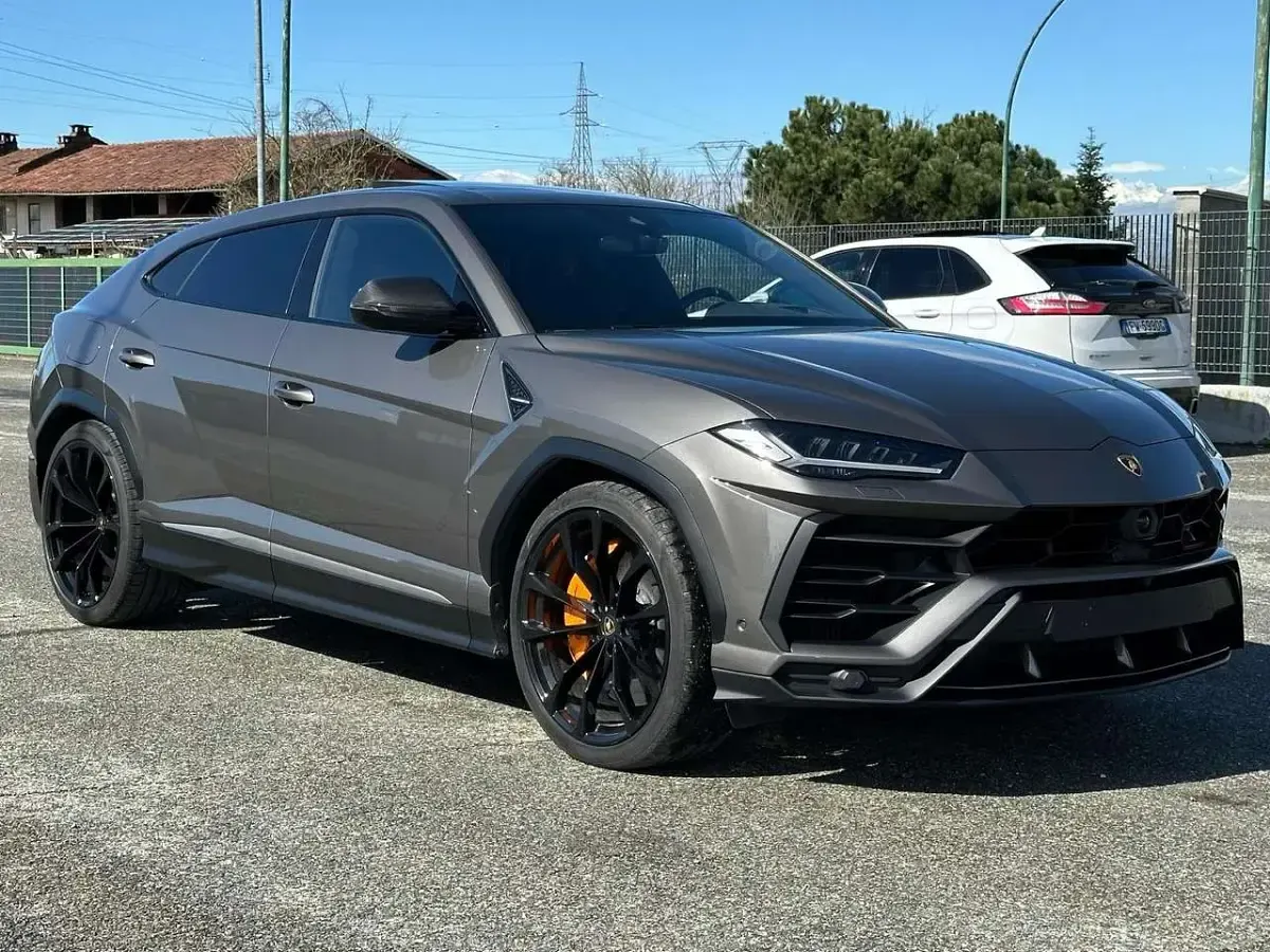 Usata Lamborghini Urus 650 CV (478 kW) 2022 Grigio SUV