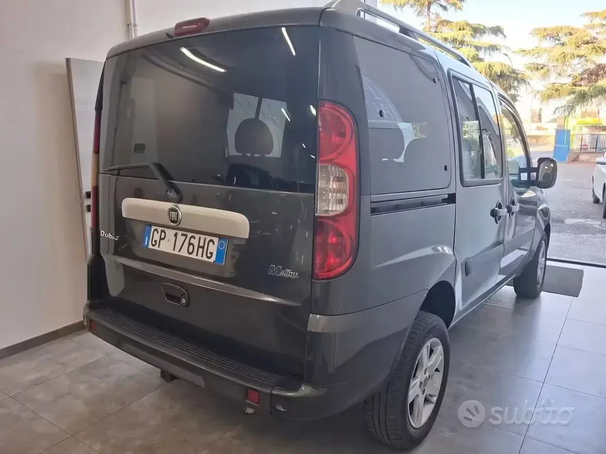 Usata Fiat Doblò 120 CV (88 kW) 2008 Grigio Monovolume