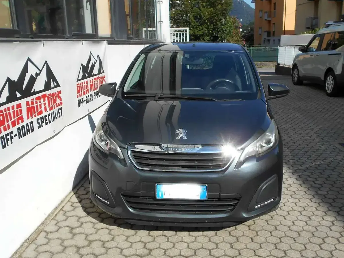 Usata Peugeot 108 Access 69 CV (50 kW) 2017 Grigio Utilitaria