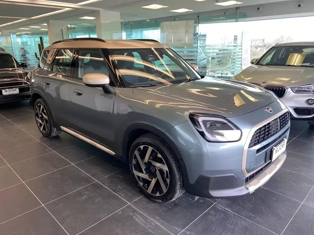 Usata Mini Countryman Favoured 150 CV (110 kW) 2024 Grigio SUV