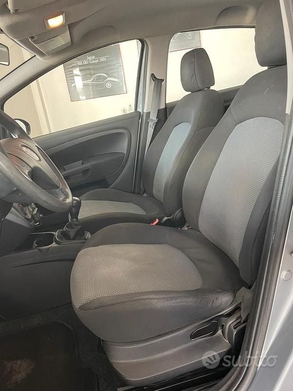 Usata Fiat Grande Punto 75 CV (55 kW) 2012 Grigio Utilitaria