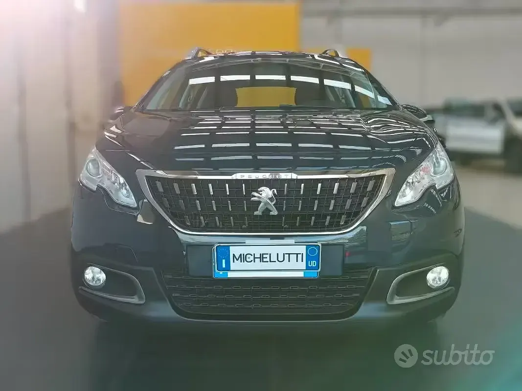 Usata Peugeot 2008 Active 100 CV (73 kW) 2016 Nero SUV