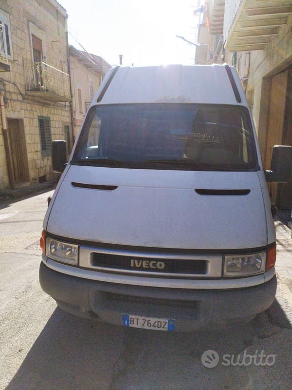 Bianco Usata 2001 Iveco Daily | 3000 € (Buon prezzo) - Immagine 1/4