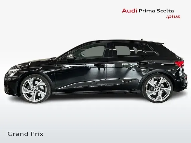 Usata Audi S3 Sport 310 CV (228 kW) 2023 Nero mythos metallizzato Berlina