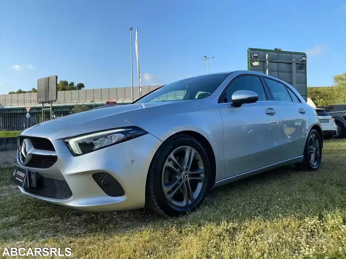 Usata Mercedes A180 Executive 117 CV (86 kW) 2019 Grigio Berlina