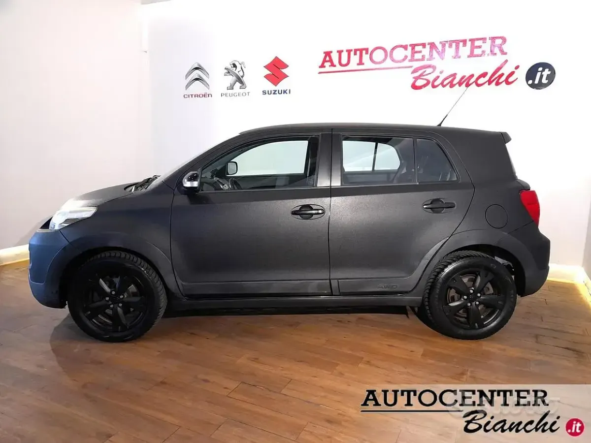 Usata Toyota Urban Cruiser Luxury 90 CV (66 kW) 2010 Viola Utilitaria