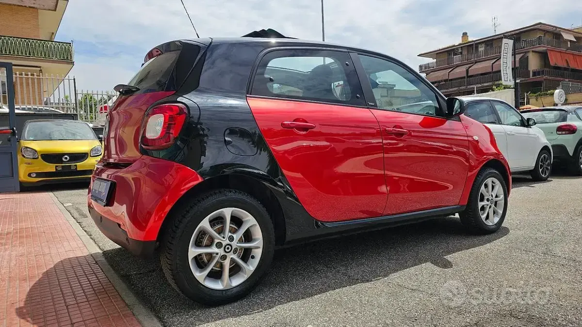Usata Smart ForFour Passion 71 CV (52 kW) 2016 Rosso Utilitaria
