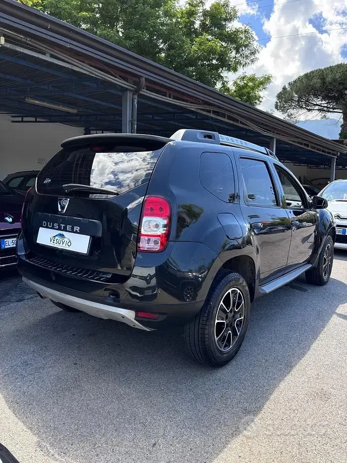 Usata Dacia Duster Lauréate 109 CV (80 kW) 2017 Nero SUV