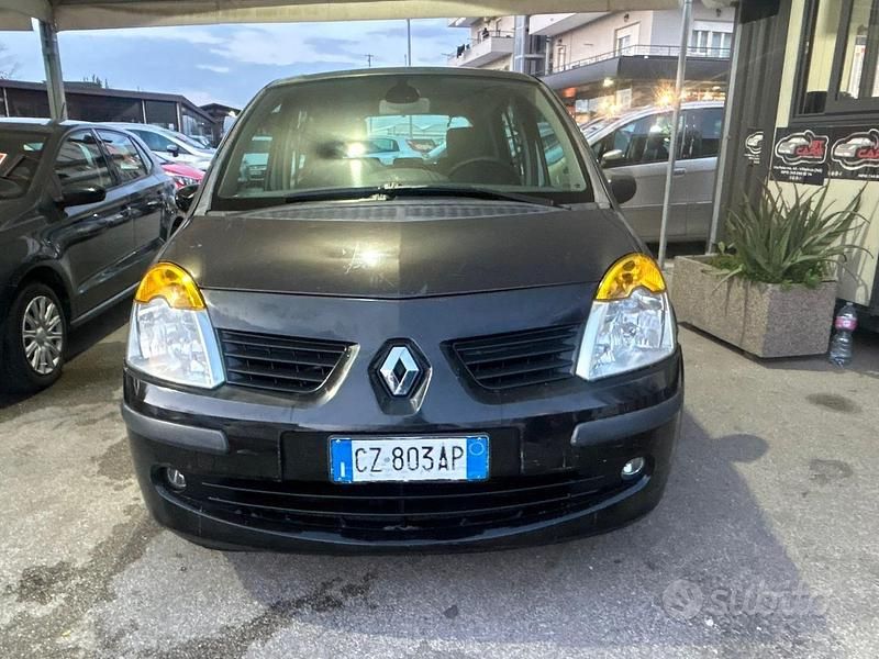 Usata Renault Modus Luxe 74 CV (54 kW) 2005 Nero Monovolume