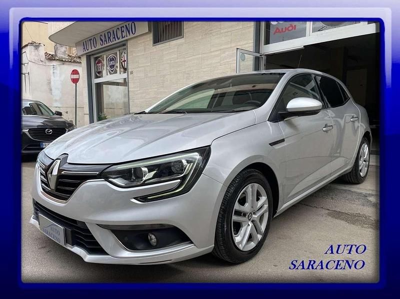 Usata Renault Mégane IV Business 116 CV (85 kW) 2019 Grigio argento met. Berlina