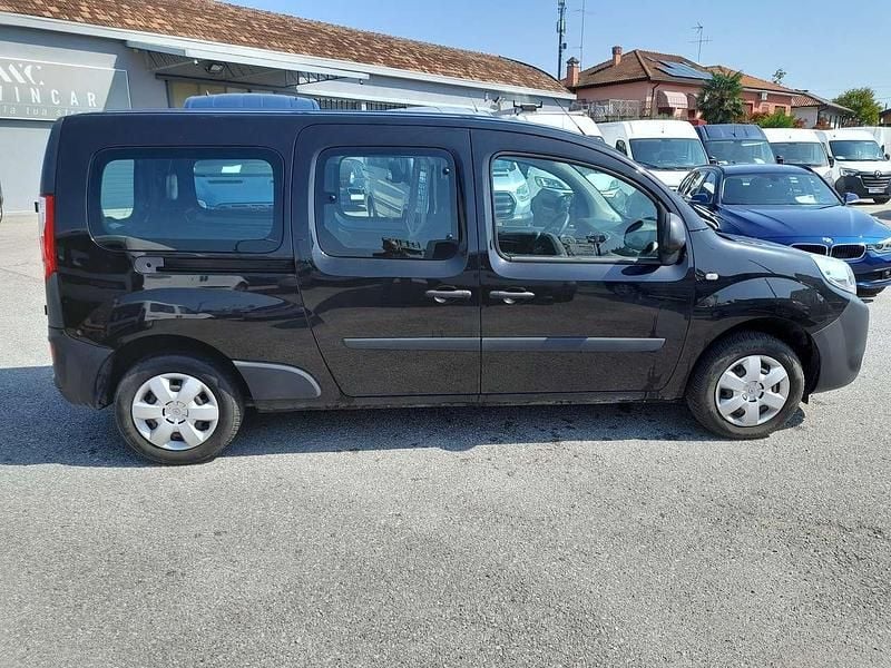 Nero Usata 2021 Renault Kangoo Station wagon | 11.400 € (Molto cara) - Immagine 1/4