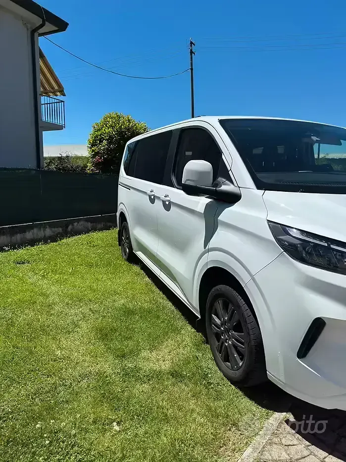 Usata Ford Tourneo Custom Titanium 170 CV (125 kW) 2024 Bianco Furgone