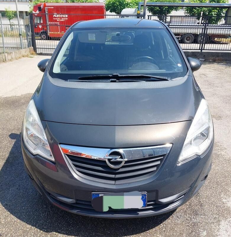 Grigio Usata 2013 Opel Meriva Monovolume | 4000 € (Ottimo prezzo) - Immagine 1/4