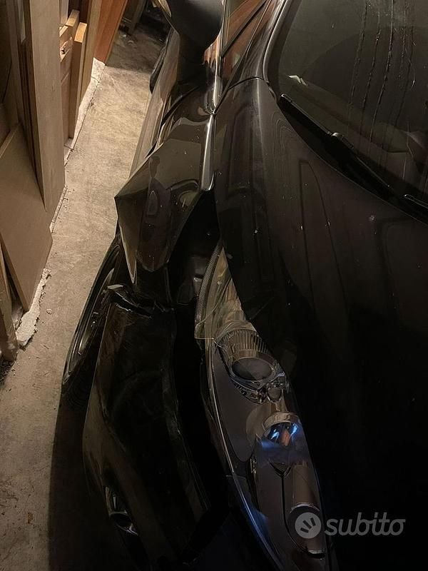 Nero Usata 2008 Ford Fiesta Due volumi | 2300 € (Ottimo prezzo) - Immagine 1/4