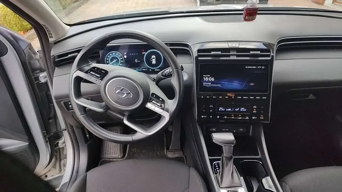 Usata Hyundai Tucson 136 CV (100 kW) 2023 Argento SUV