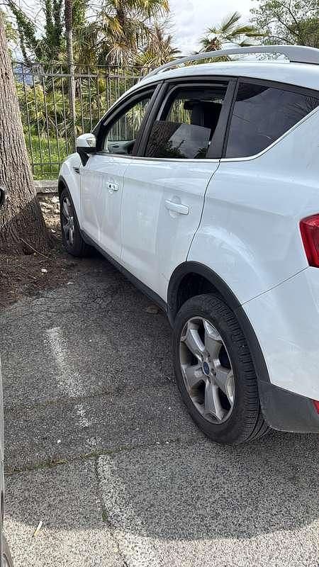 Usata Ford Kuga Titanium 163 CV (119 kW) 2012 Bianco SUV