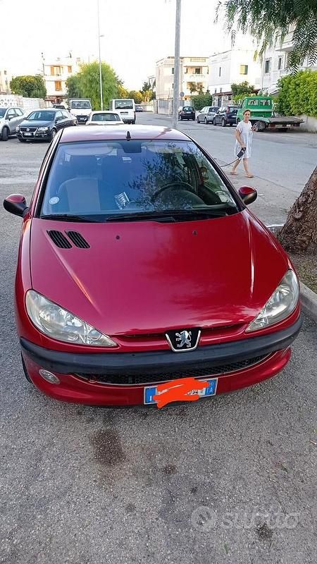 Usata Peugeot 206 68 CV (50 kW) 2004 Rosso Utilitaria