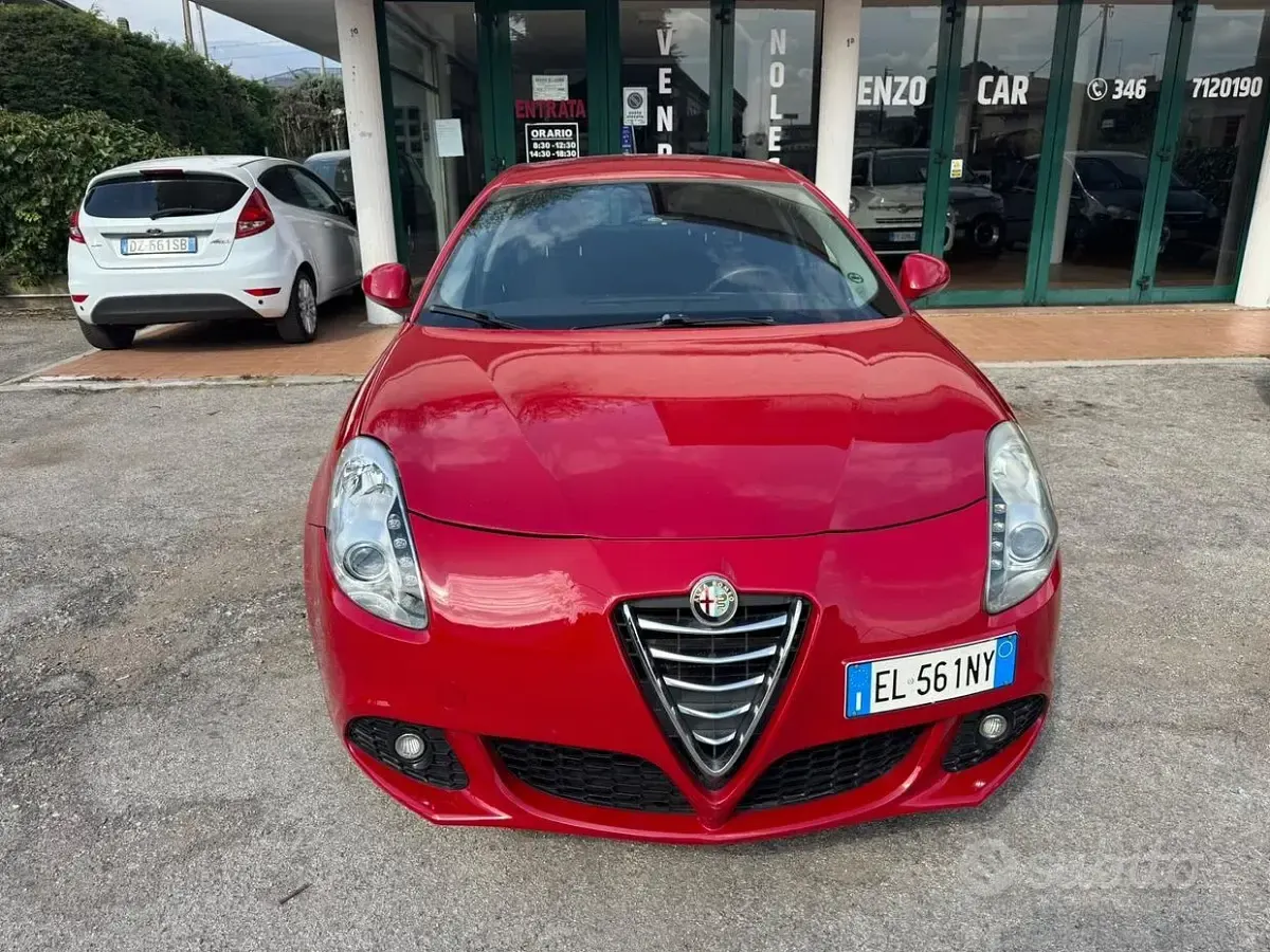 Usata Alfa Romeo Giulietta Exclusive 105 CV (77 kW) 2012 Rosso Utilitaria