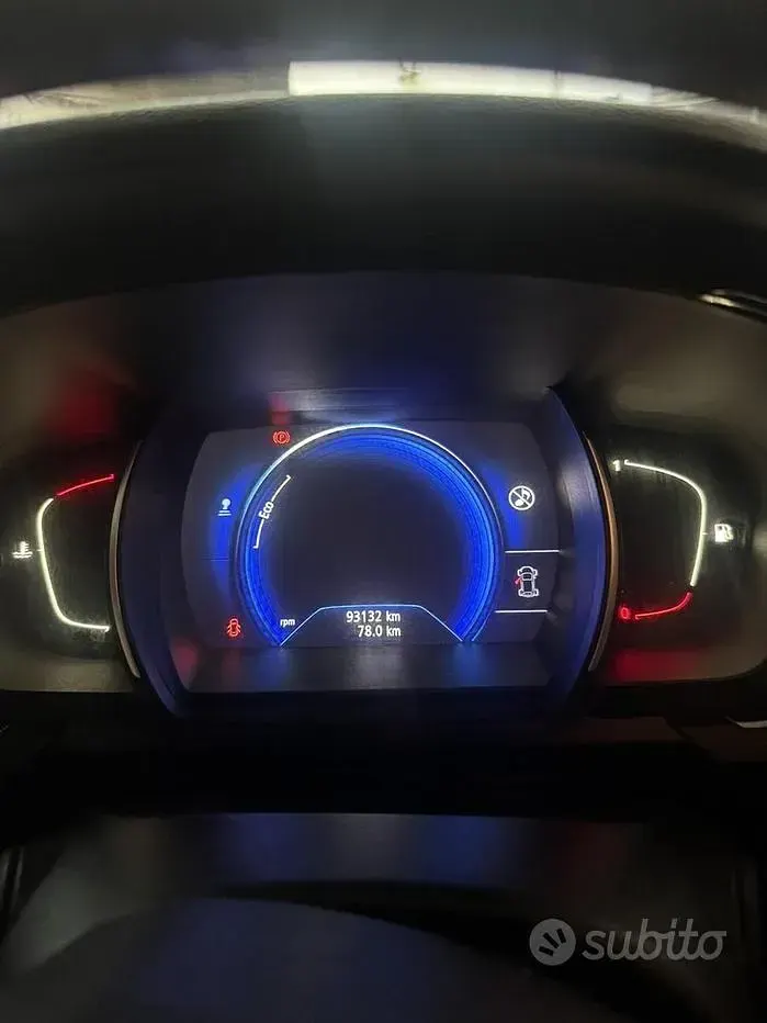 Usata Renault Scénic 110 CV (80 kW) 2017 Bluazzurro Monovolume