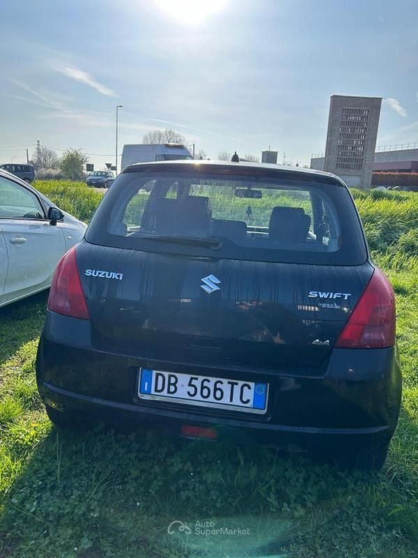 Usata Suzuki Swift GL 91 CV (66 kW) 2006 Nero Utilitaria