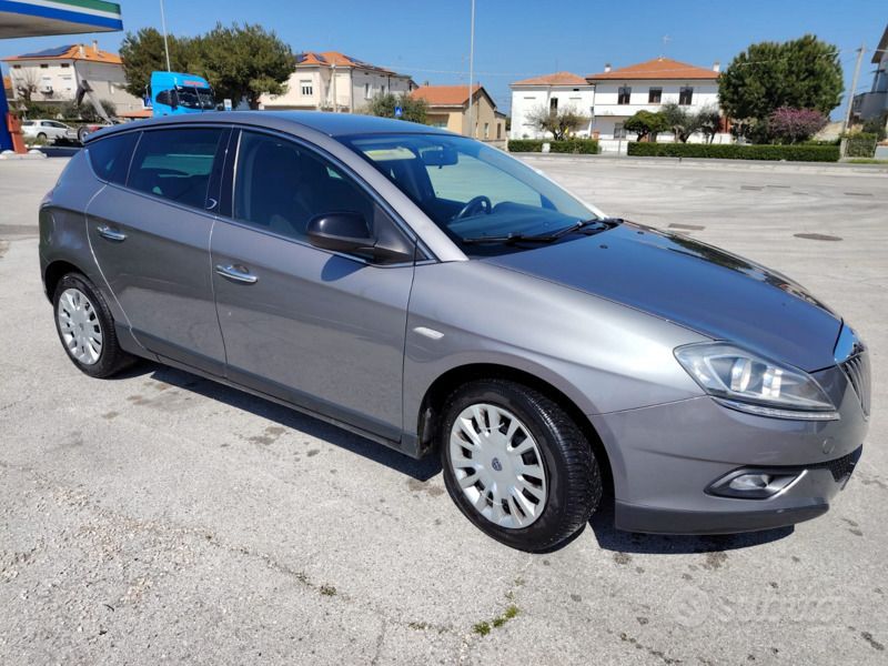 Grigio Usata 2010 Lancia Delta Gold Due volumi | 2500 € (Super prezzo) - Immagine 1/4