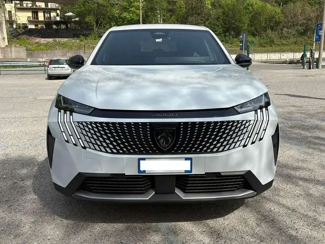 Usata Peugeot 3008 Allure 136 CV (100 kW) 2024 Bianco SUV