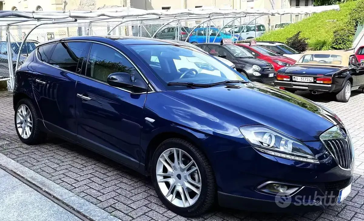 Usata Lancia Delta 150 CV (110 kW) 2009 Blu Utilitaria