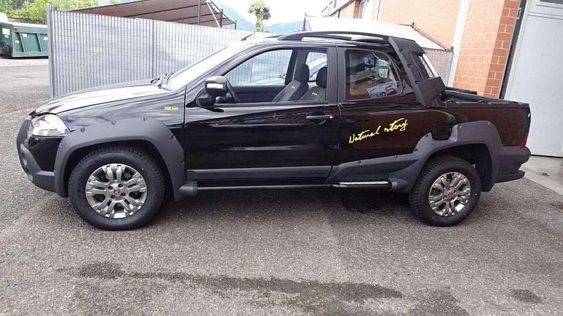 Usata Fiat Strada 95 CV (69 kW) 2013 Nero Pick-up