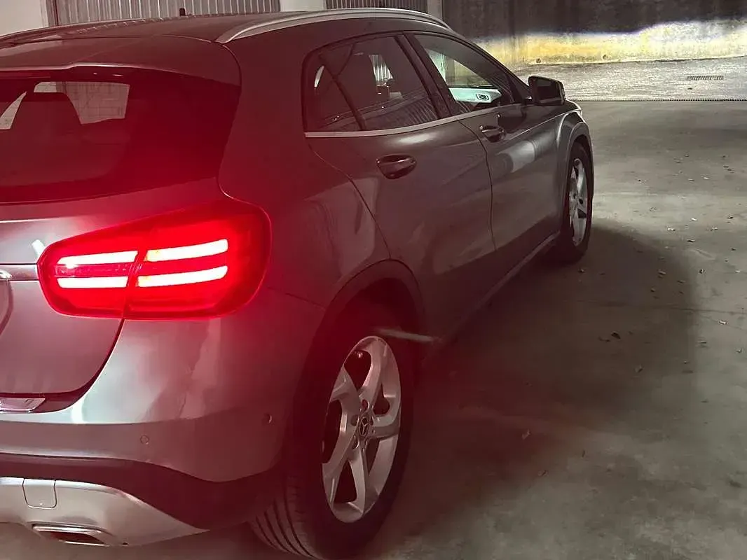 Usata Mercedes GLA200 Business 136 CV (100 kW) 2019 SUV