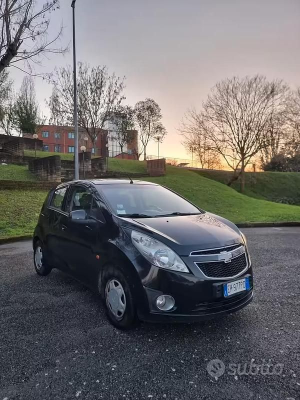 Usata Chevrolet Spark LS 92 CV (67 kW) 2011 Nero Utilitaria