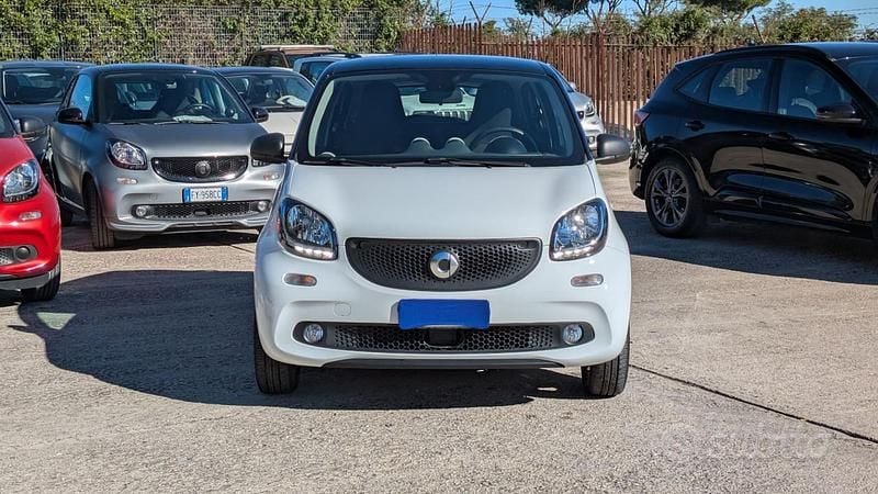 Usata Smart ForFour 71 CV (52 kW) 2018 Bianco(met.) Utilitaria