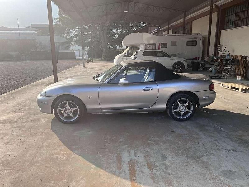 Usata Mazda MX5 110 CV (80 kW) 2005 Cabrio